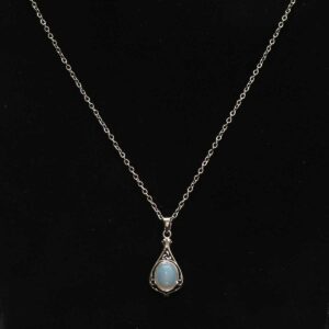 Vintage retiazka s príveskom tvare slzy